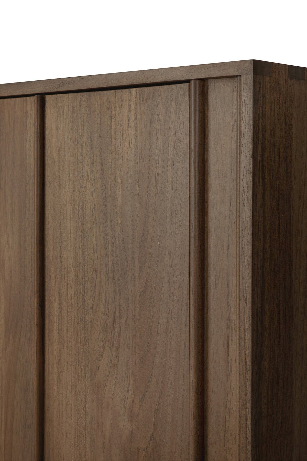 Bahut architectural en teck massif à 2 portes avec panneaux verticaux et grain chaud pour salon ou salle à manger