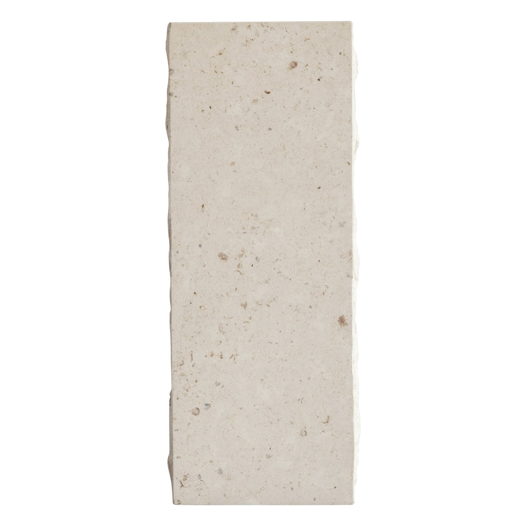 Piédestal en Béton Architectural avec Détail en Relief Sculpté pour Salon ou Bureau