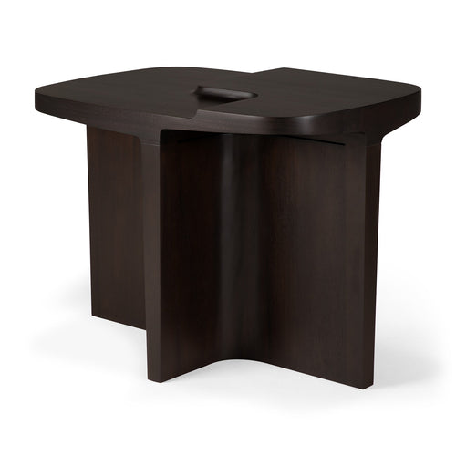 Table d'appoint brutaliste en acajou massif avec ouvertures sculptées et forme architecturale pour le salon