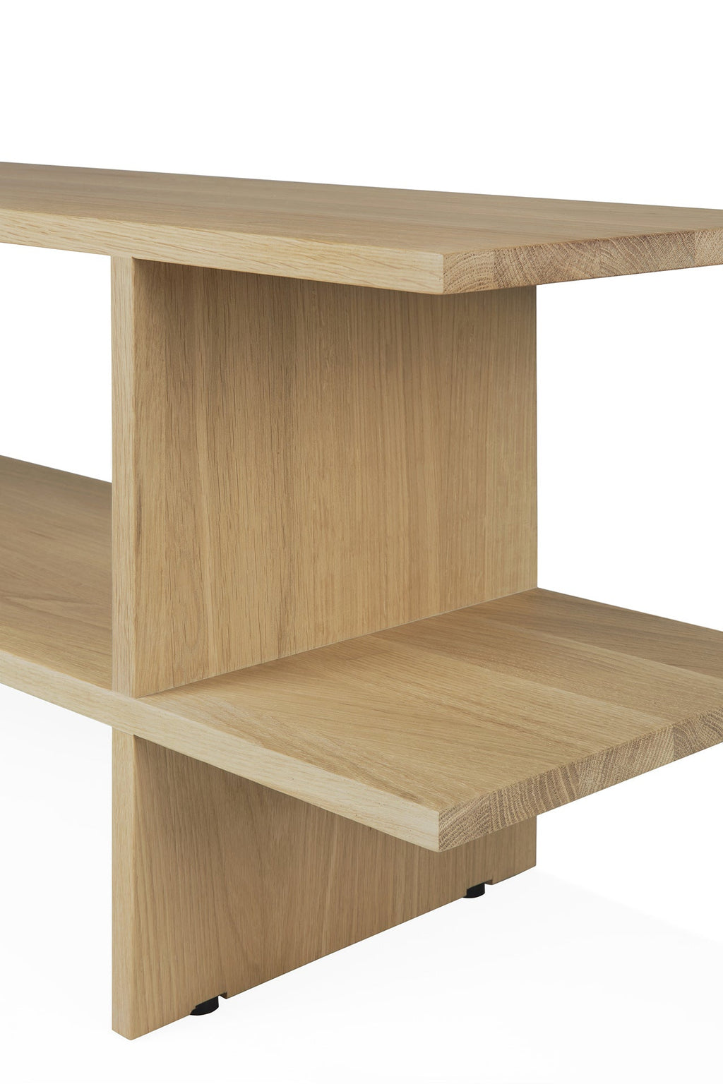 Table d'appoint rectangulaire minimaliste en chêne massif aux proportions équilibrées pour salon