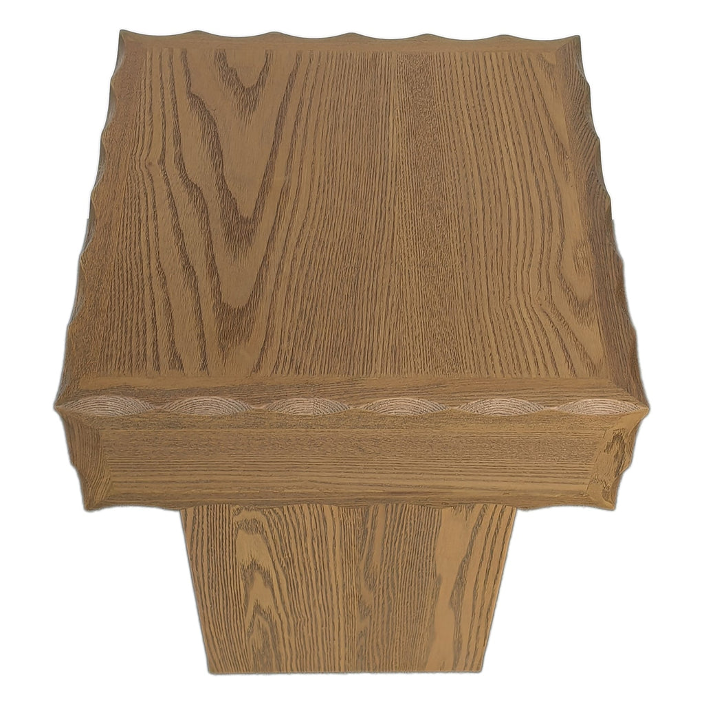 Table d'appoint étagée architecturale aux proportions équilibrées pour salon