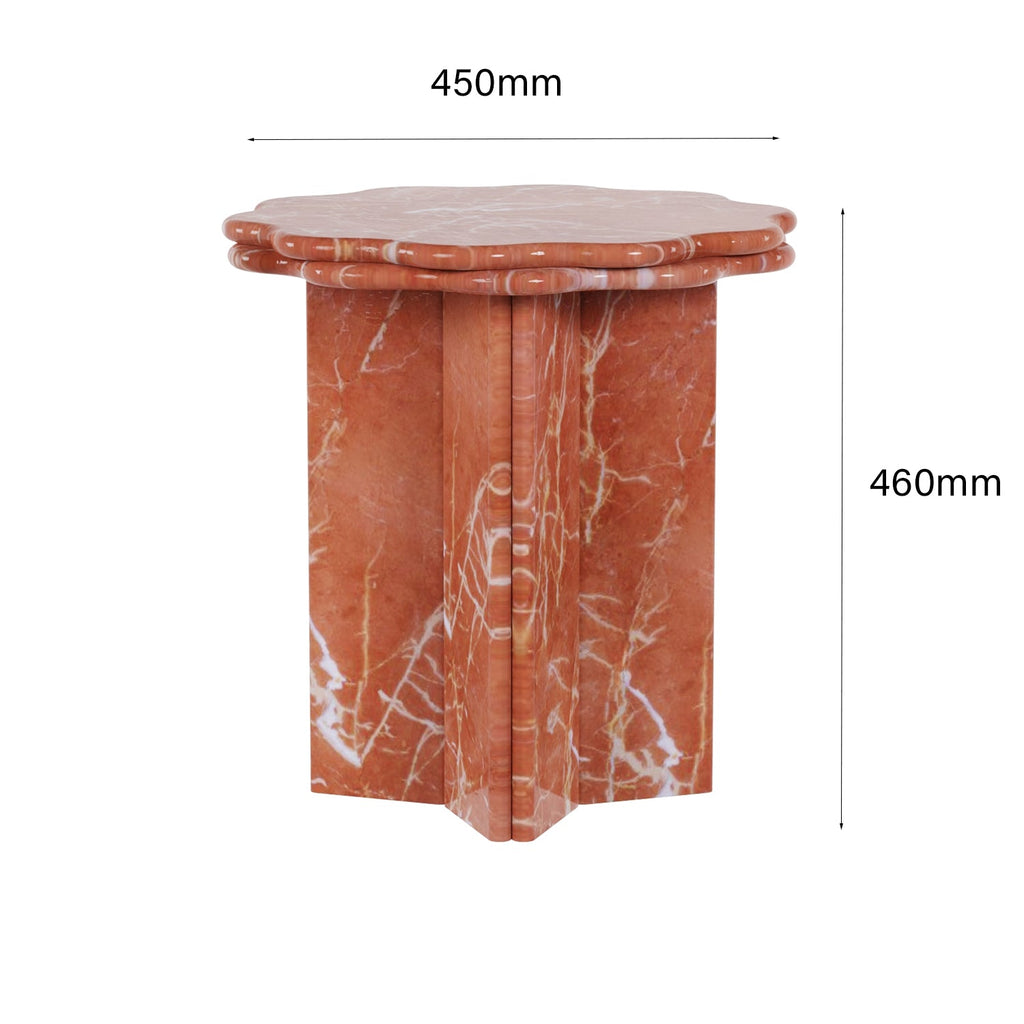Table d'appoint sculpturale en marbre avec bord festonné et base architecturale pour salon