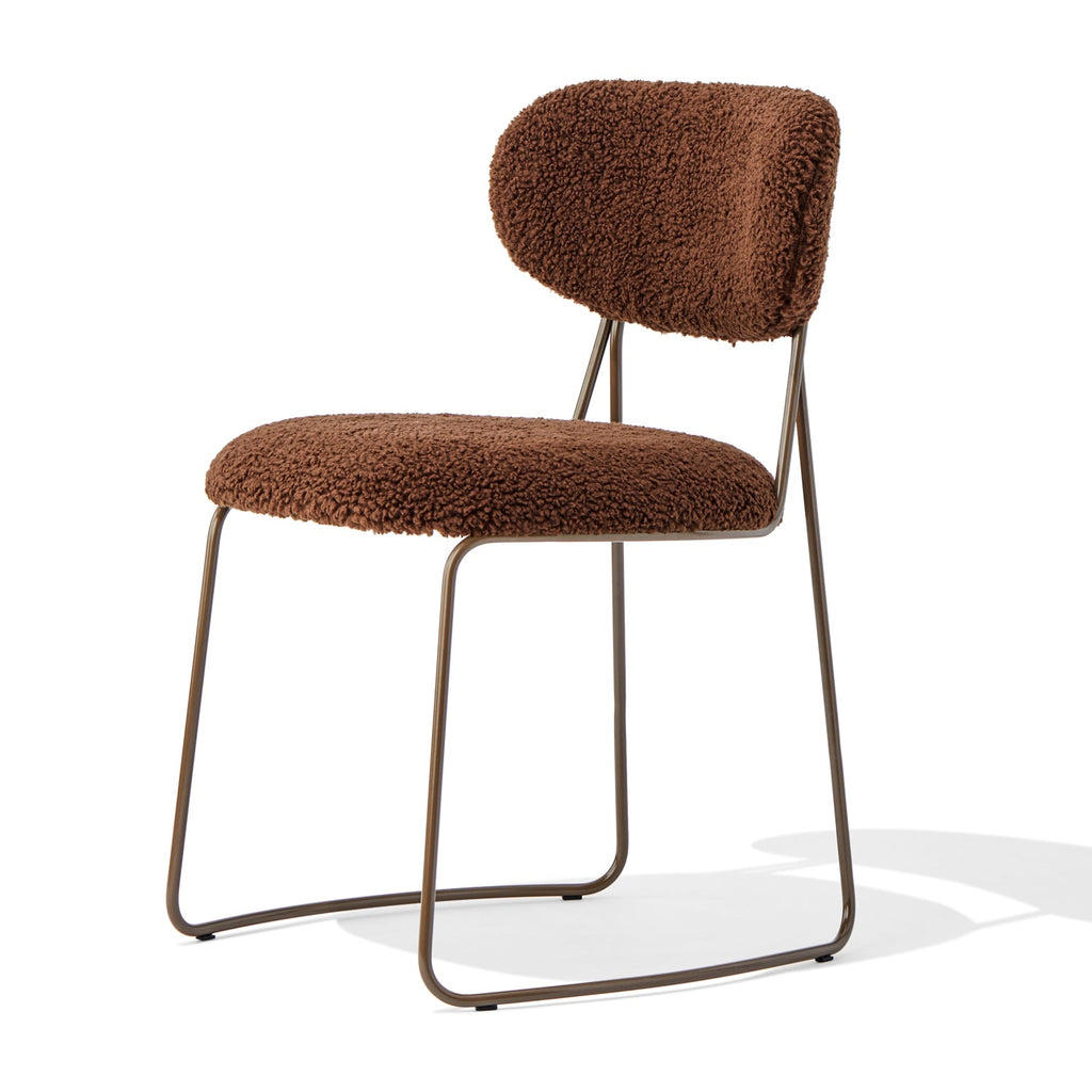 Chaise d'appoint contemporaine en bouclette avec assise arrondie et pieds en acier pour salle à manger ou bureau