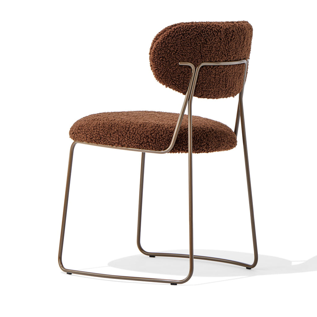 Chaise d'appoint contemporaine en bouclette avec assise arrondie et pieds en acier pour salle à manger ou bureau