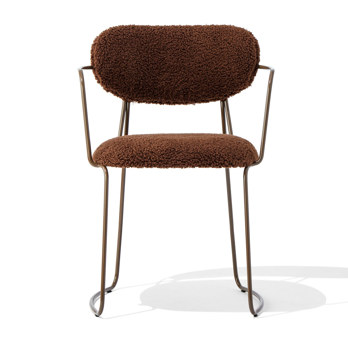 Fauteuil contemporain en bouclette avec dossier incurvé et pieds minces en acier pour le bureau ou la salle à manger
