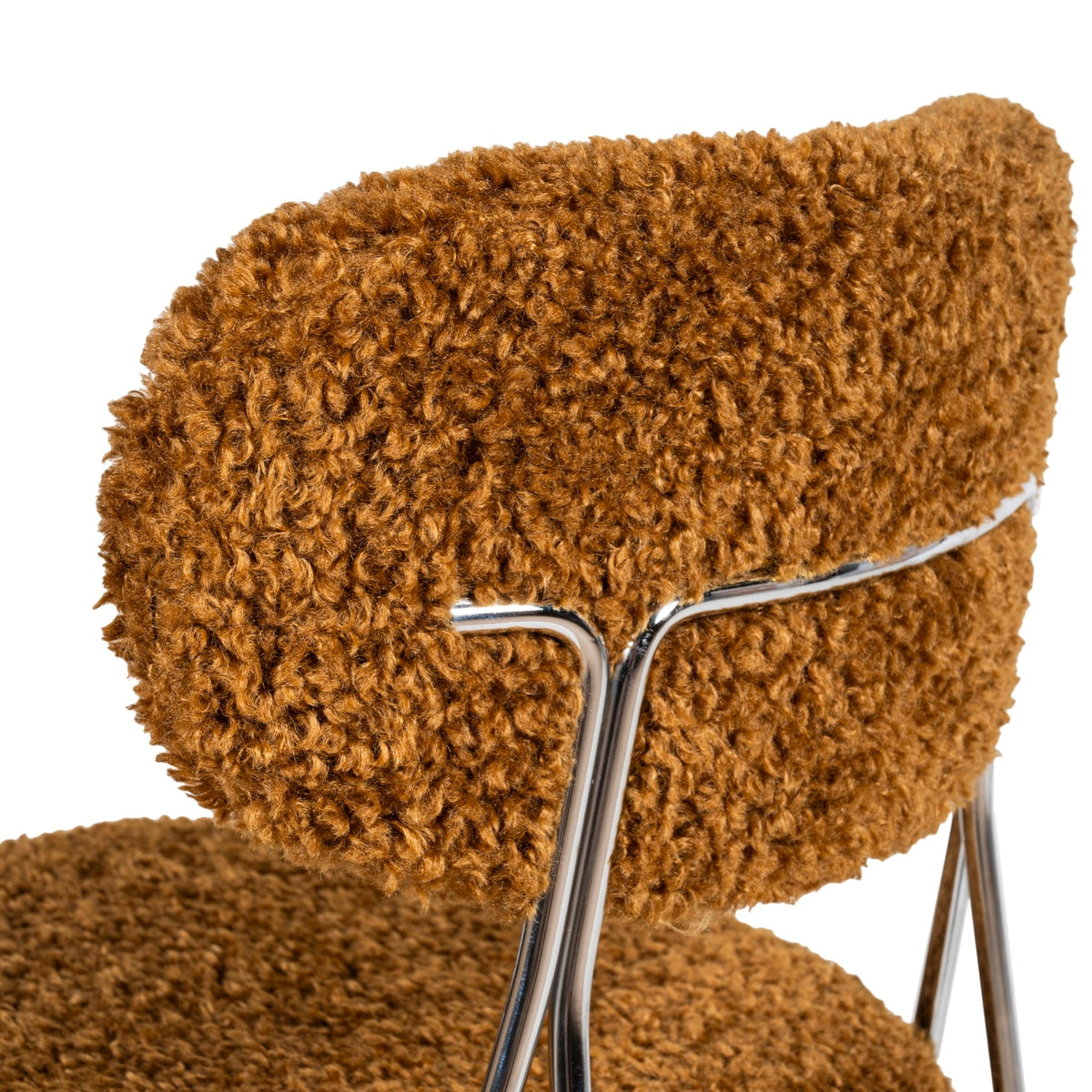 Chaise d'appoint contemporaine en bouclette avec assise arrondie et pieds en acier pour salle à manger ou bureau
