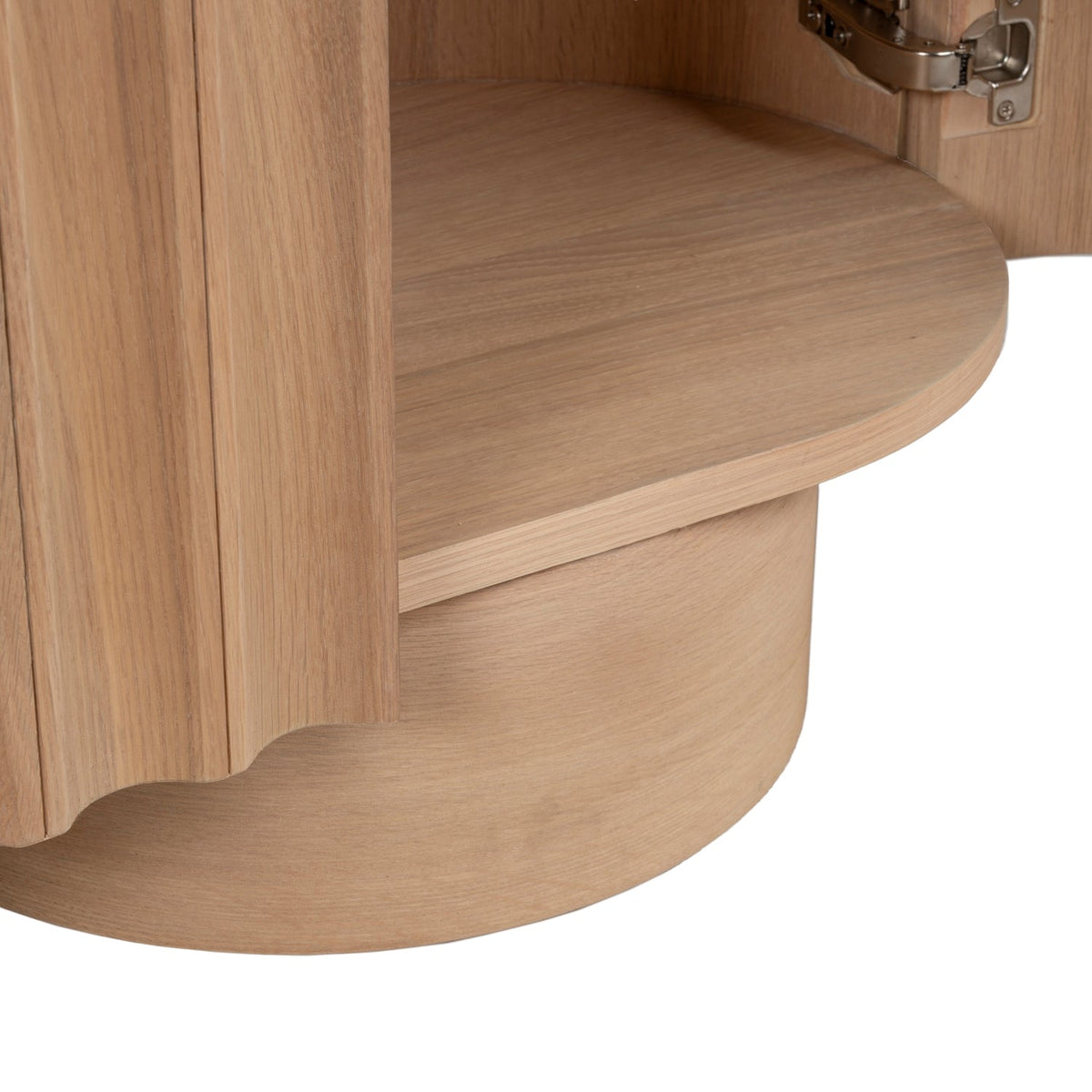 Bahut moderne en bois avec portes sans raccords et pieds réglables pour salon ou salle à manger
