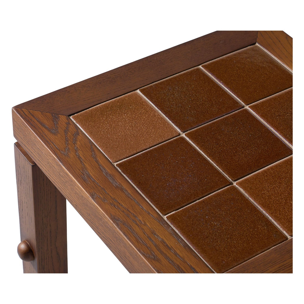 Table d'appoint moderne en bois massif avec forme de bloc monolithique pour salon ou lounge