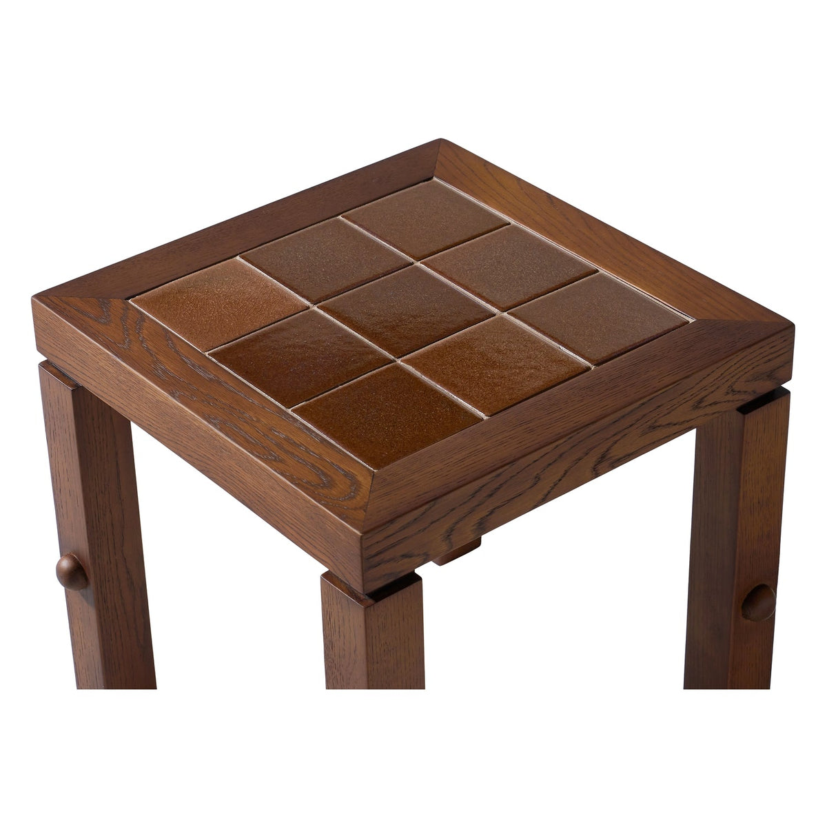 Table d'appoint moderne en bois massif avec forme de bloc monolithique pour salon ou lounge