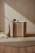 Table de Chevet Sculpturale en Bois et Marbre avec Deux Tiroirs et Silhouette Architecturale pour Chambre à Coucher