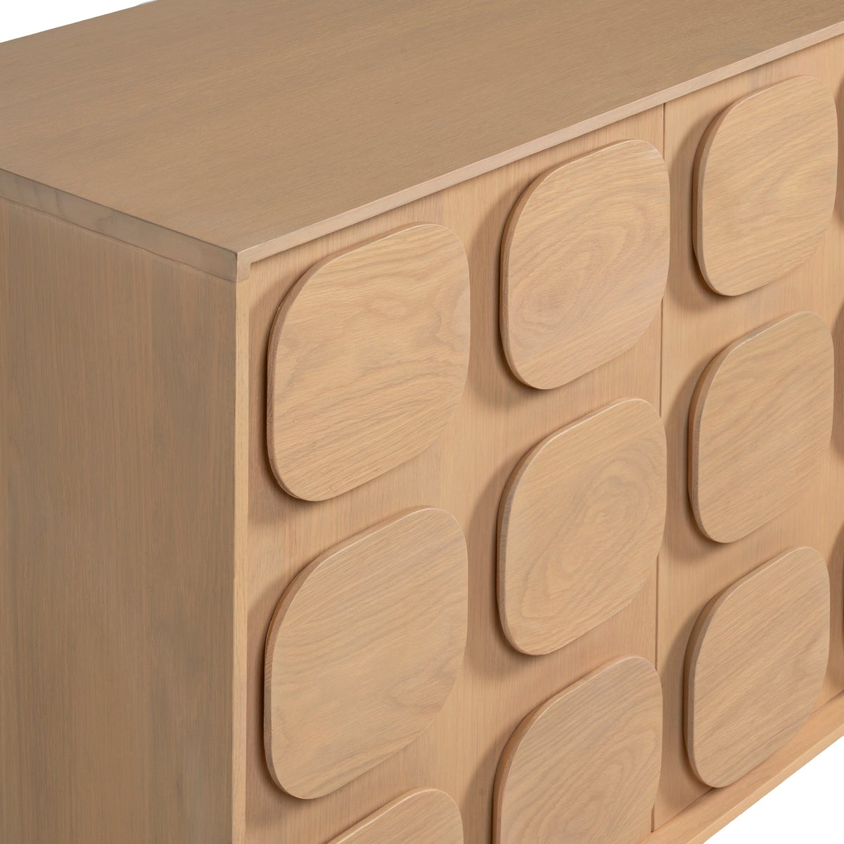 Bahut 3 portes minimaliste en chêne avec façade géométrique sculptée pour salon ou salle à manger