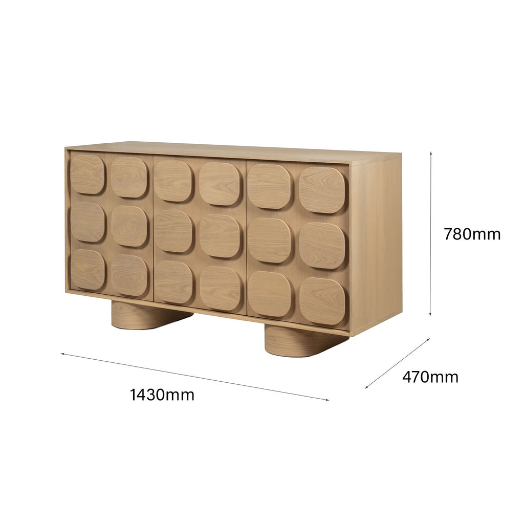 Bahut 3 portes minimaliste en chêne avec façade géométrique sculptée pour salon ou salle à manger