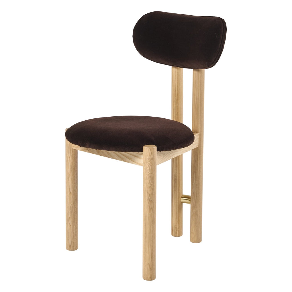 Chaise de salle à manger sculpturale en velours avec détails en acier plaqué or et pieds en chêne pour la salle à manger