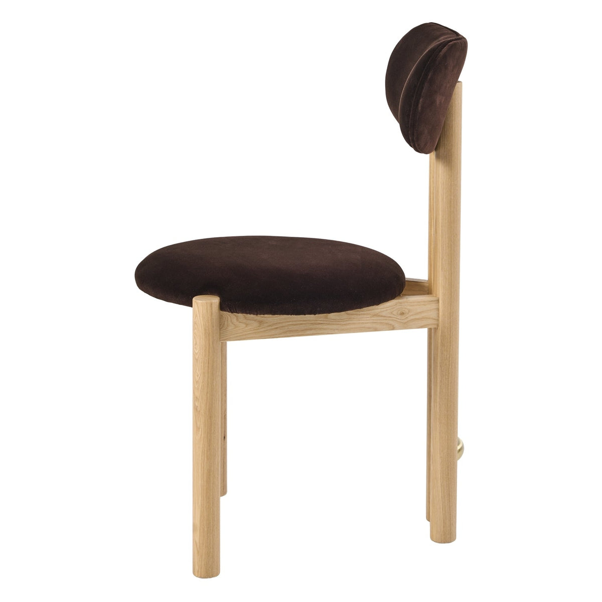 Chaise de salle à manger sculpturale en velours avec détails en acier plaqué or et pieds en chêne pour la salle à manger