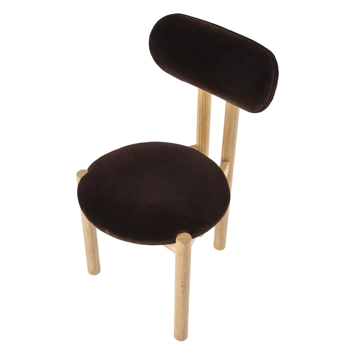 Chaise de salle à manger sculpturale en velours avec détails en acier plaqué or et pieds en chêne pour la salle à manger