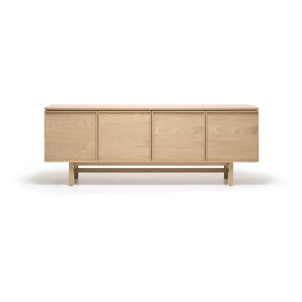 Buffet minimaliste en bois à 4 portes avec façades à panneaux et pieds en bois en forme de H pour salon ou salle à manger